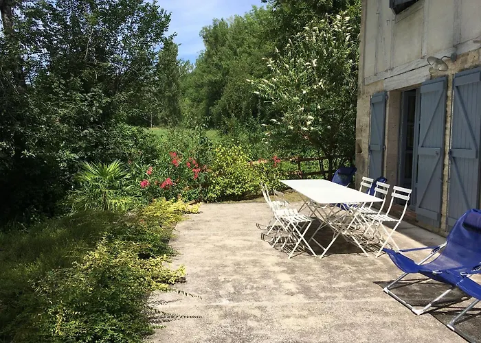 Le Moulin Du Pont De Matar 펜션 Montpezat-de-Quercy