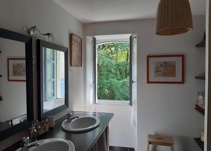 Le Moulin Du Pont De Matar 펜션 *